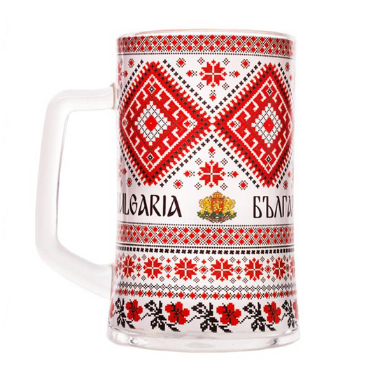 Bierkrug mit bulgarischen Folkloremotiven