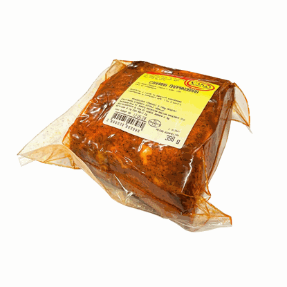 Elko Paprika Bacon Vakuum - Bulgarischer Genuss | Schweinespeck in Vakuumverpackung mit Paprikagewürz, ideal für Feinkost und Delikatessen.
